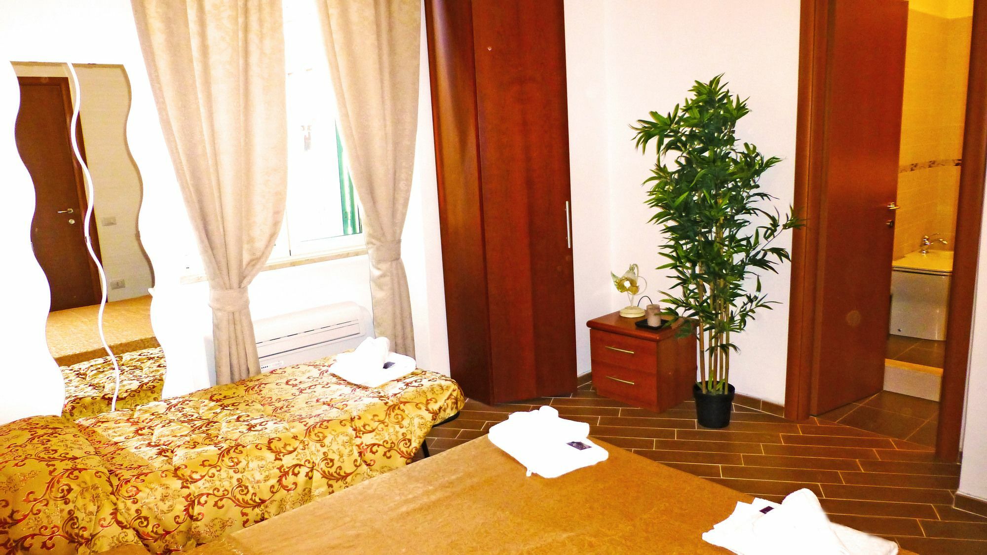 Miclad Colosseum Guest House Rom Exterior foto